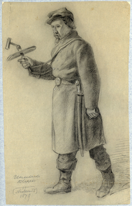 31729 Portret van een lopende man met een klepper in zijn rechterhand, een nachtwaker.